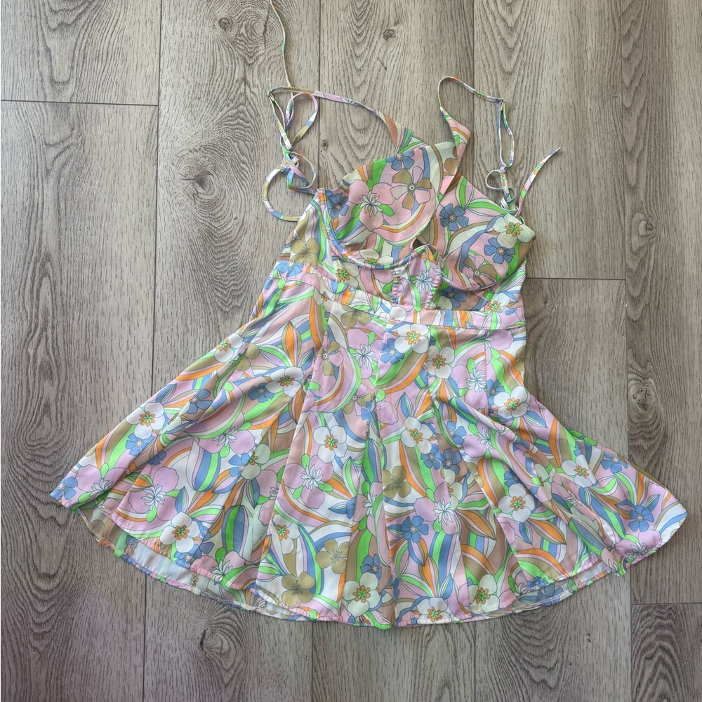 Floral crossover for love and lemons Dress - Picture 2 of 10